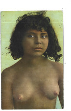 MAURESQUE AUX SEINS NUS