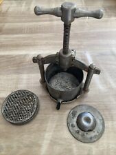 Petit Pressoir Acier  Et Fonte