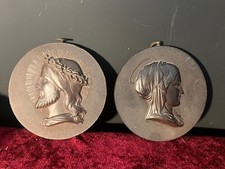 Paire de bas relief en bois durci 19e - Sainte vierge Marie & Jésus Christ