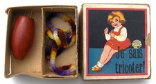 Tricotin ancien, allemand, en bois: JE SAIS TRICOTER, boîte d'origine, années 20