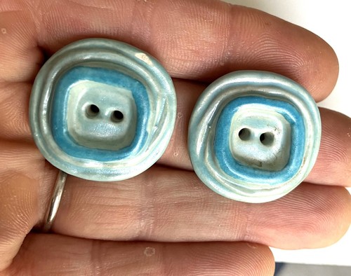 Paire boutons anciens en - paire, de