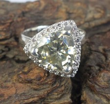 Bague Certifiée Trillion En