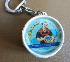 Ancien porte cle Boîte Fromage 3D  CELIA  fromagerie Gallais Anjou Années 60