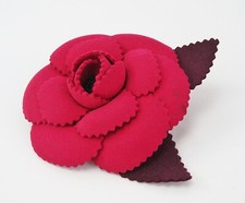 Authentique broche camélia en