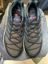 ASICS gel trabuco terra bleu et rose jamais utilisé taille 42,5