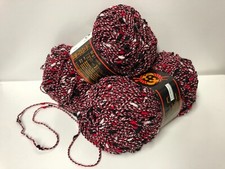 lot de 535g  pelotes de laine fantaisie/ rouge, noir, blanc/ fabriqué en FRANCE