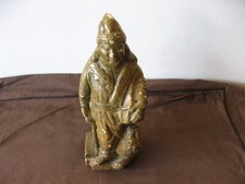 Statuette taillée dans un