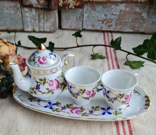 Ancienne dinette cafetiere - dinette,