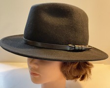 chapeau feutre noir avec lanière cuir T 58