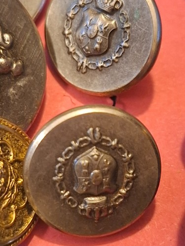 Lot boutons anciens livrée - lot,