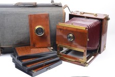 Gaumont Chambre photographique carrée en acajou flammé de Cuba