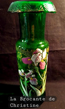 LEGRAS François Vase à col retombant,pincée bourrelée en verre à fond vert Iris
