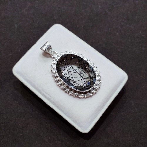 Pendentif pierre précieuse
