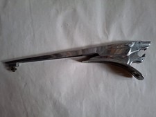 Ornement capot automobile Peugeot 403, lion en métal chromé FABI