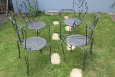 Anciennes et authentiques chaises et fauteuils en fer forgé années 1960 environ
