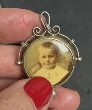 Ancien Pendentif Porte-photo Double Face en Argent  2 photos de Garçonnet