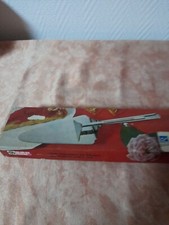 PELLE A TARTE AVEC POUSSOIR JAMAIS UTILISEE 