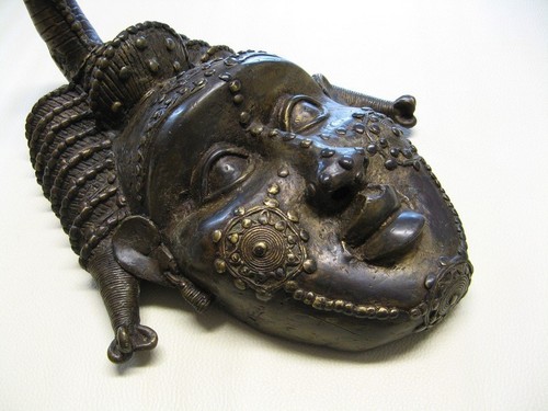 Masque bronze art - bronze.,