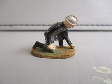 1/43 40mm STARLUX   POMPIER 1047 CASQUE ADRIAN SERIE 1950 ACCROUPI 1è série