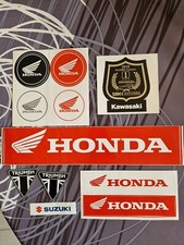Lot de stickers -  Autocollants  diverses marques de moto Suzuki Triumph Honda .