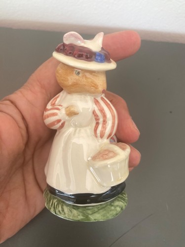 Figurine royal doulton lady - figurine,