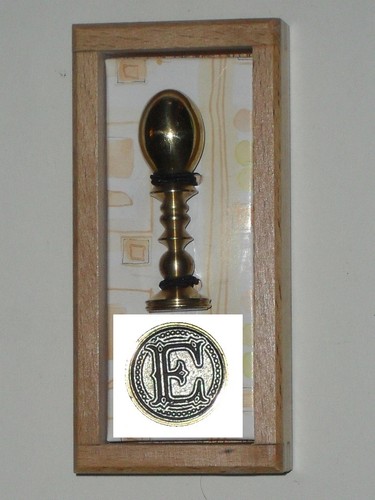 Tampon cachet rond lettre - lettre, e