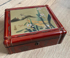 ANCIENNE BOÎTE LAQUEE DU