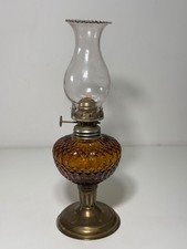 Lampe à pétrole ancienne