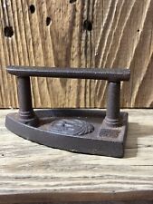 Ancien Petit Fer A Repasser  En Fonte