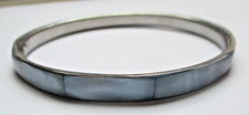 bracelet rigide couleur argent plaques de nacre bleu irisé bijou vintage 3511