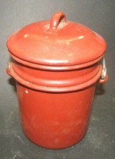 Ancien pot couvert porte