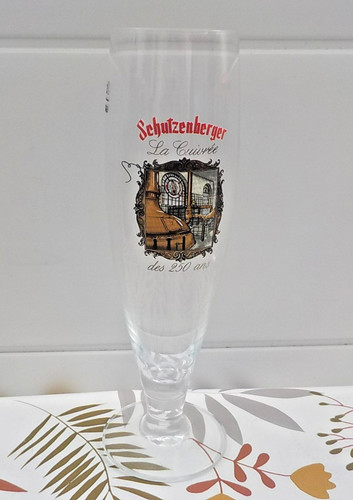 Verre ancien a pied - ancien,