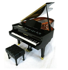 Grand piano miniature noir