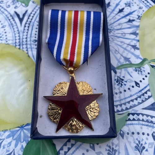 Médailles décorations ordres - médailles,
