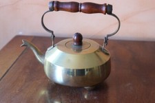 ancienne theiere en laiton