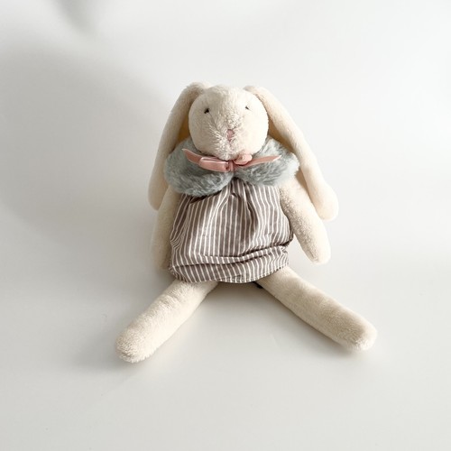 Magnifique peluche lapin - magnifique,