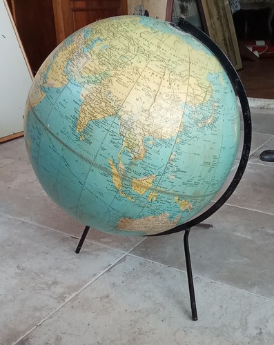 Ancien globe terrestre