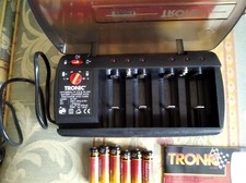 Chargeur de batterie universel