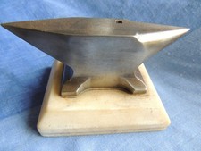 OUTIL ANCIEN ENCLUME DE