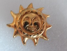 Broche - SOLEIL en metal doré - 3 cm