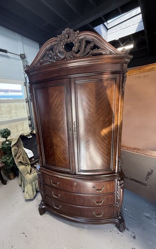 Grand wood carved armoire - grand,