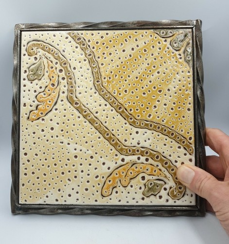 Dessous plat ceramique - dessous,