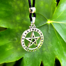 Collier pentacle rune