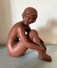 Terre cuite femme - , mi