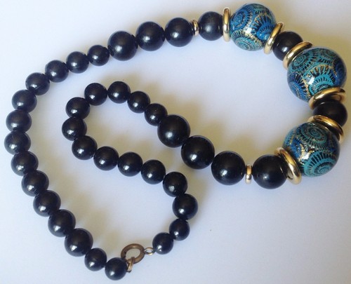 Collier année 1970 perle noir - perle,