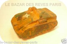 Chenillette RENAULT plâtre et farine