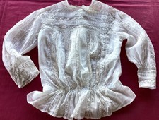 Ancienne chemise enfant en voile et dentelle, TBE