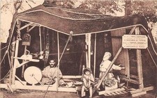 CPA TUNISIE E.BOCCARA DE TUNIS FABRICATION DE TAPIS DE KAIROUAN (très belle cpa