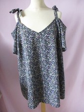 Tunique légère noire fleurie Taille 46/48 Impeccable