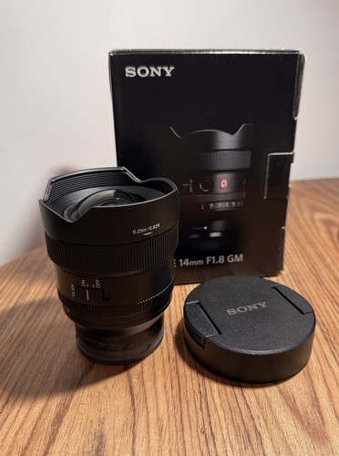 Objectif sony 14mm 8 - 14mm, f1.8